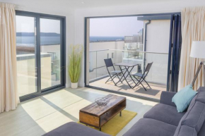 12 Putsborough - Luxury Apartment at Byron Woolacombe, only 4 minute walk to Woolacombe Beach!